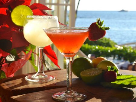While in Maui, dine in air-conditioned comfort inside a dining room, or choose an outdoor table overlooking the beautiful Pacific Ocean.